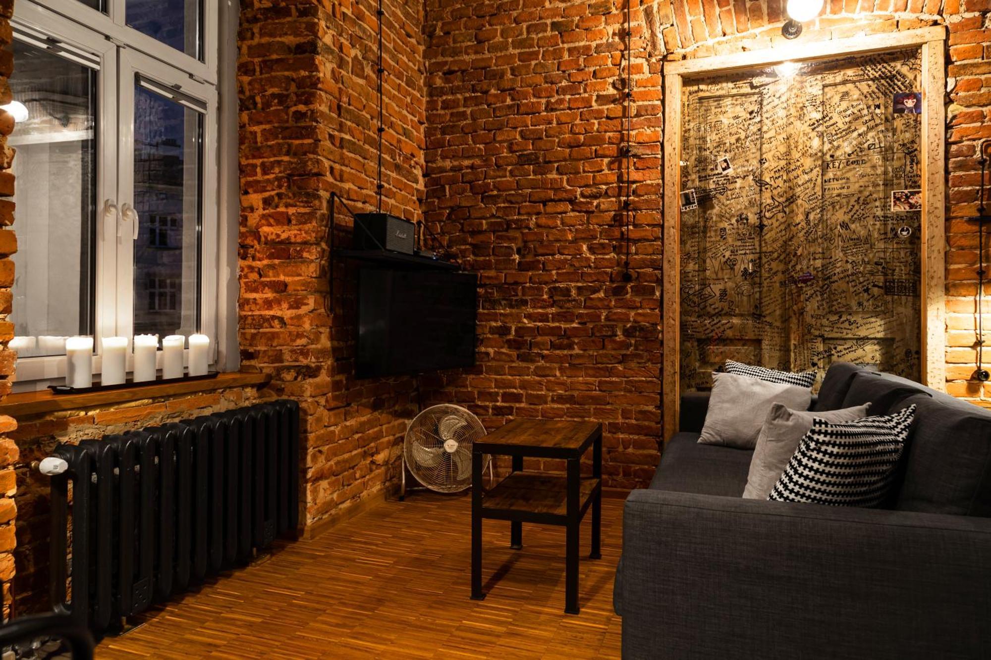 Apartament Househost Apartmeni: Podbrzezie 2/20 Kraków
